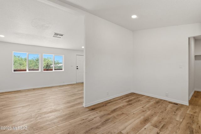 13520 E Whitehorse Trail, Vail, AZ 85641