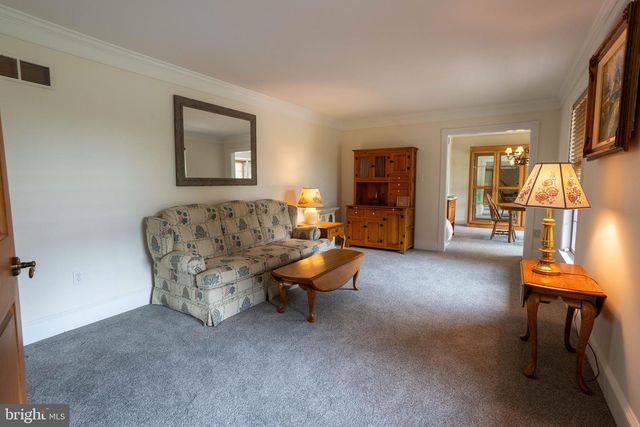 38 HOFFMAN RD, East Berlin, PA 17316