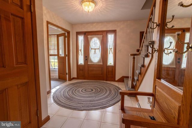 38 HOFFMAN RD, East Berlin, PA 17316