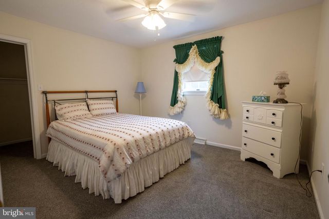 38 HOFFMAN RD, East Berlin, PA 17316
