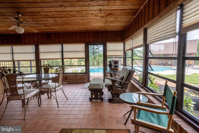 38 HOFFMAN RD, East Berlin, PA 17316
