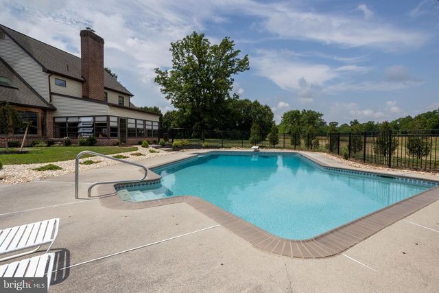 38 HOFFMAN RD, East Berlin, PA 17316