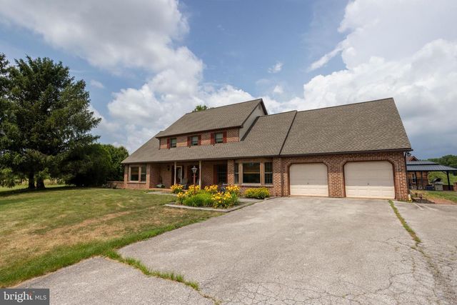 38 HOFFMAN RD, East Berlin, PA 17316