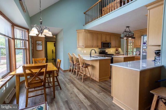 38 HOFFMAN RD, East Berlin, PA 17316