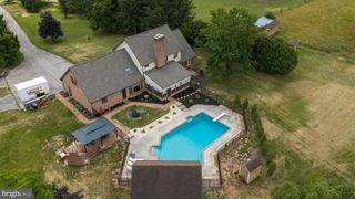 38 HOFFMAN RD, East Berlin, PA 17316