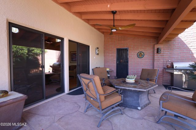 2570 W Ben Hogan Drive, Tucson, AZ 85742