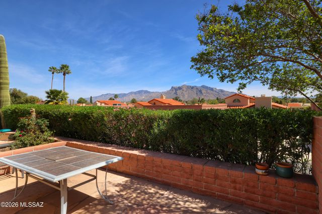 2570 W Ben Hogan Drive, Tucson, AZ 85742