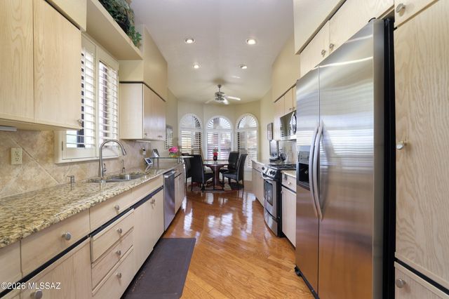 2570 W Ben Hogan Drive, Tucson, AZ 85742