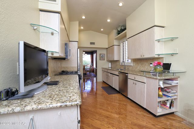 2570 W Ben Hogan Drive, Tucson, AZ 85742