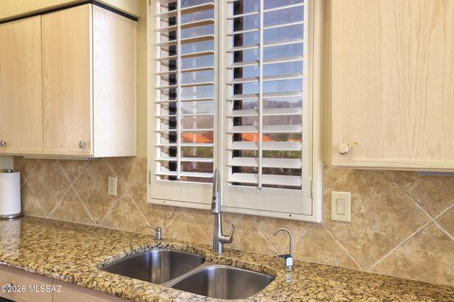 2570 W Ben Hogan Drive, Tucson, AZ 85742