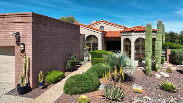 2570 W Ben Hogan Drive, Tucson, AZ 85742