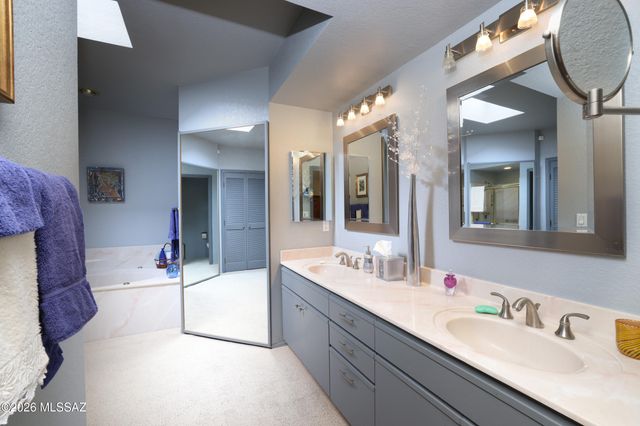 2570 W Ben Hogan Drive, Tucson, AZ 85742