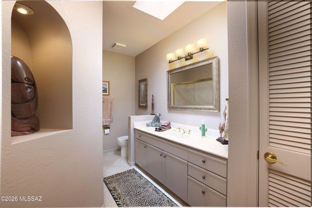 2570 W Ben Hogan Drive, Tucson, AZ 85742