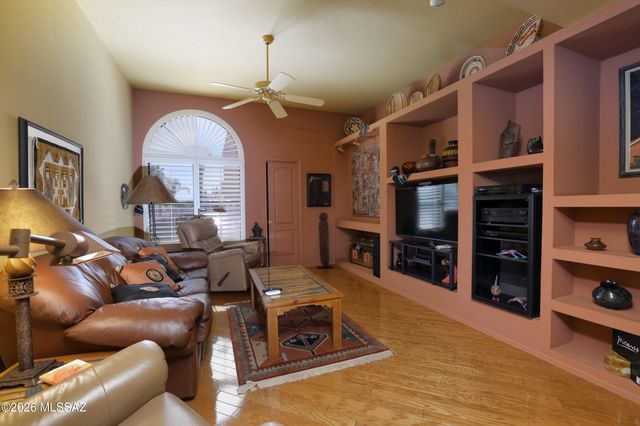 2570 W Ben Hogan Drive, Tucson, AZ 85742