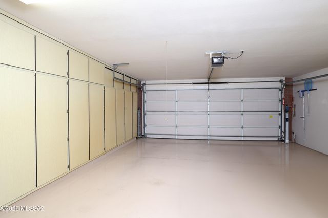 2570 W Ben Hogan Drive, Tucson, AZ 85742