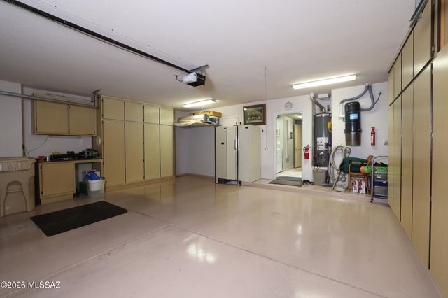 2570 W Ben Hogan Drive, Tucson, AZ 85742