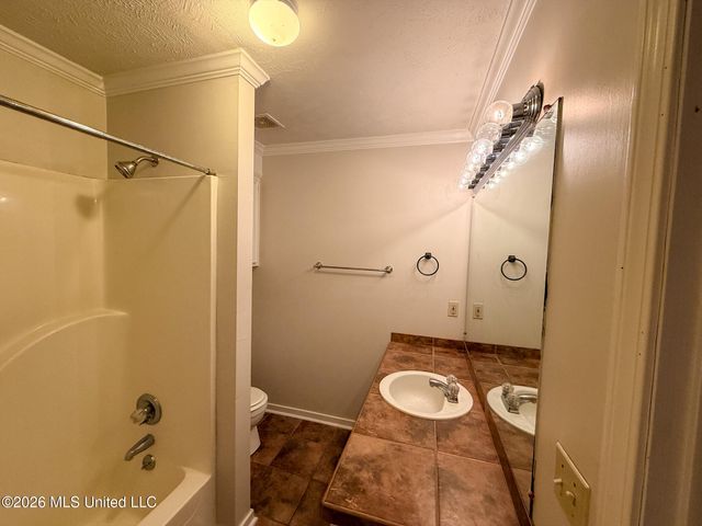 120 Oak Grove Drive, Brandon, MS 39047