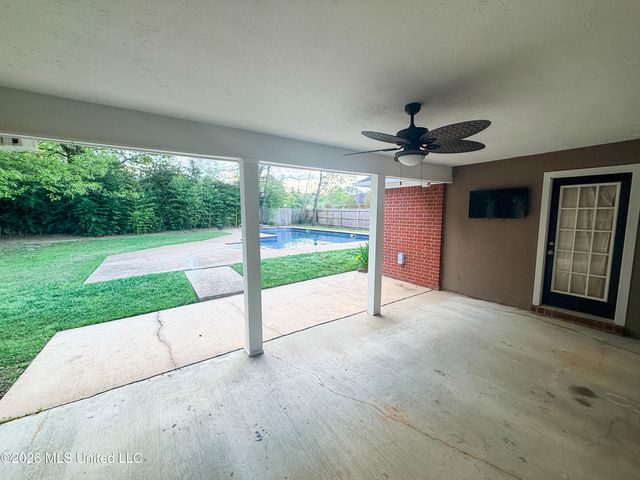 120 Oak Grove Drive, Brandon, MS 39047