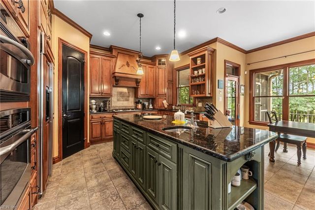 20586 Seahawk LNDG, Smithfield, VA 23430