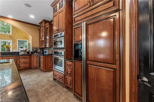 20586 Seahawk LNDG, Smithfield, VA 23430