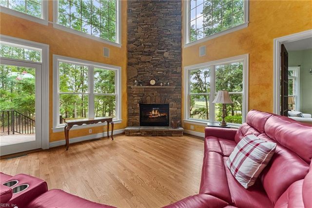 20586 Seahawk LNDG, Smithfield, VA 23430