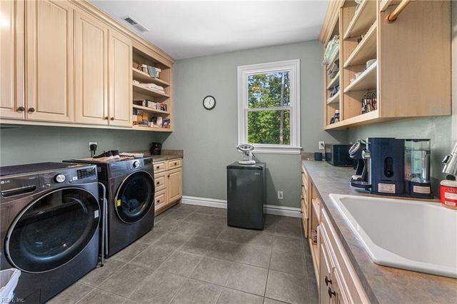 20586 Seahawk LNDG, Smithfield, VA 23430