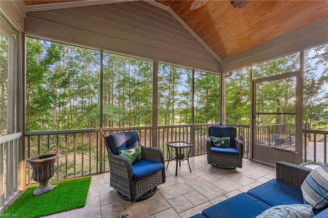 20586 Seahawk LNDG, Smithfield, VA 23430