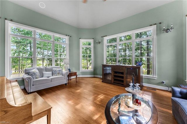 20586 Seahawk LNDG, Smithfield, VA 23430