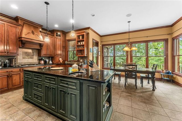 20586 Seahawk LNDG, Smithfield, VA 23430