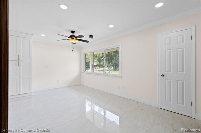 25427 Elon Drive, Dearborn Heights, MI 48127