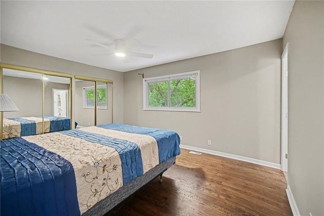 816 N Tepee Drive, Independence, MO 64056