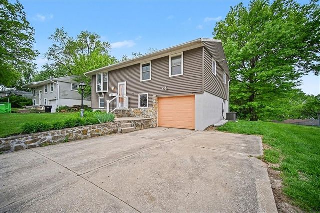816 N Tepee Drive, Independence, MO 64056