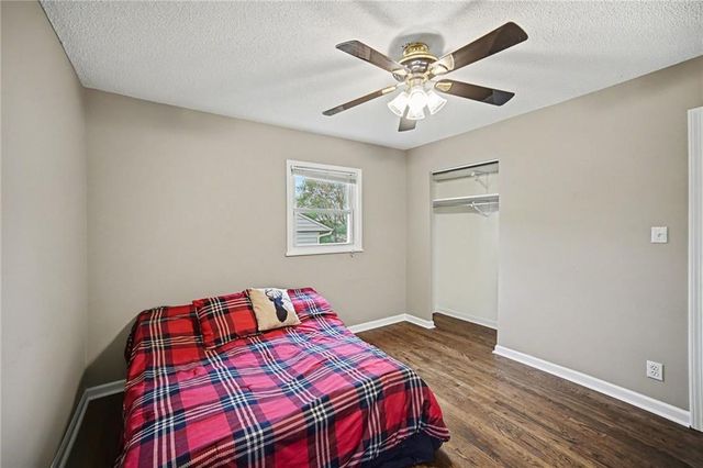 816 N Tepee Drive, Independence, MO 64056