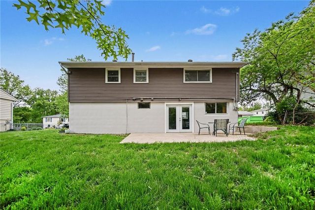 816 N Tepee Drive, Independence, MO 64056