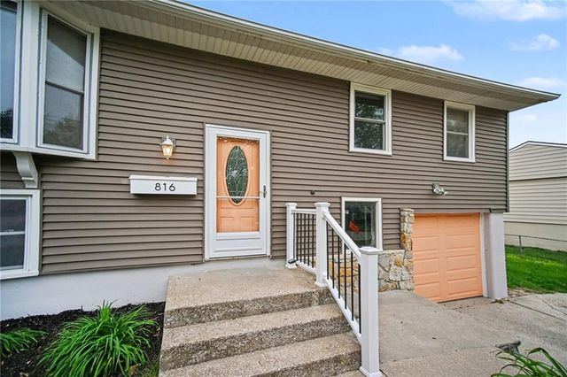 816 N Tepee Drive, Independence, MO 64056