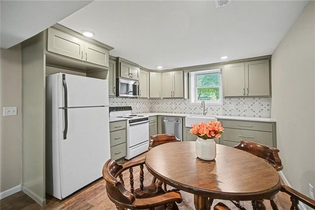816 N Tepee Drive, Independence, MO 64056