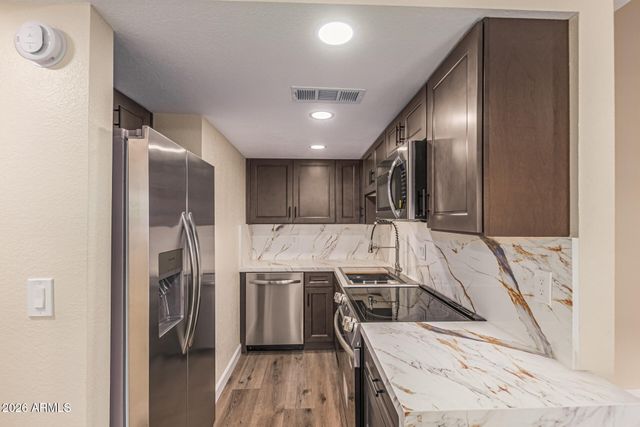 8888 N 47TH Avenue 240, Glendale, AZ 85302