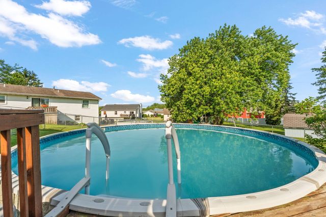 6040 W 175th Avenue, Lowell, IN 46356