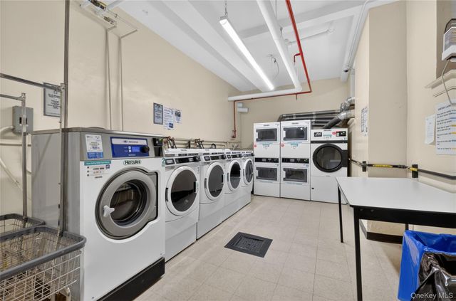 71-11 Yellowstone Boulevard 4B, Forest Hills, NY 11375