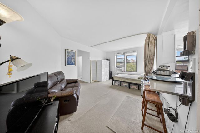 71-11 Yellowstone Boulevard 4B, Forest Hills, NY 11375