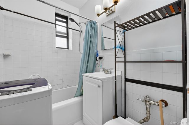 71-11 Yellowstone Boulevard 4B, Forest Hills, NY 11375