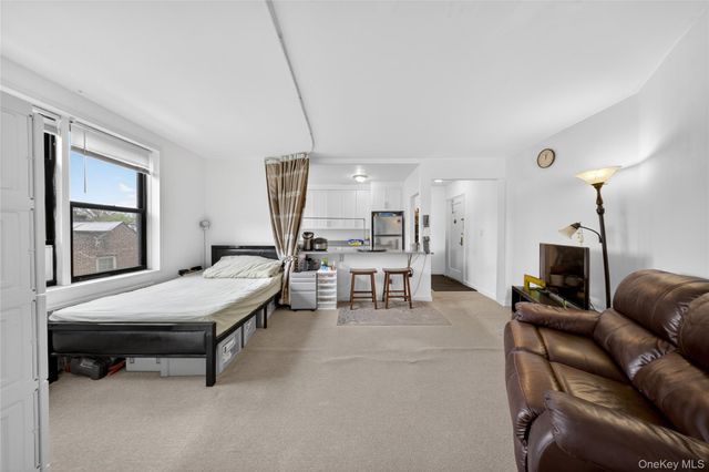 71-11 Yellowstone Boulevard 4B, Forest Hills, NY 11375