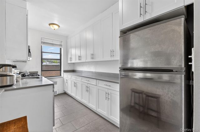 71-11 Yellowstone Boulevard 4B, Forest Hills, NY 11375