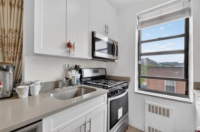 71-11 Yellowstone Boulevard 4B, Forest Hills, NY 11375