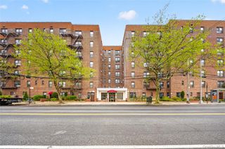 71-11 Yellowstone Boulevard 4B, Forest Hills, NY 11375