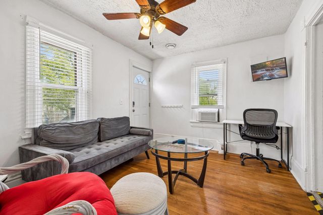 677 Sherburne Avenue, Saint Paul, MN 55104