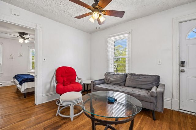 677 Sherburne Avenue, Saint Paul, MN 55104