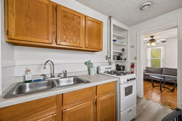 677 Sherburne Avenue, Saint Paul, MN 55104