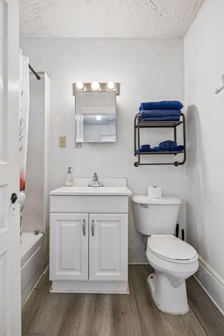 677 Sherburne Avenue, Saint Paul, MN 55104
