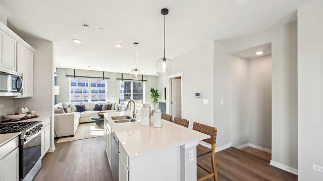 2222 Lakeshore Drive, Schaumburg, IL 60173